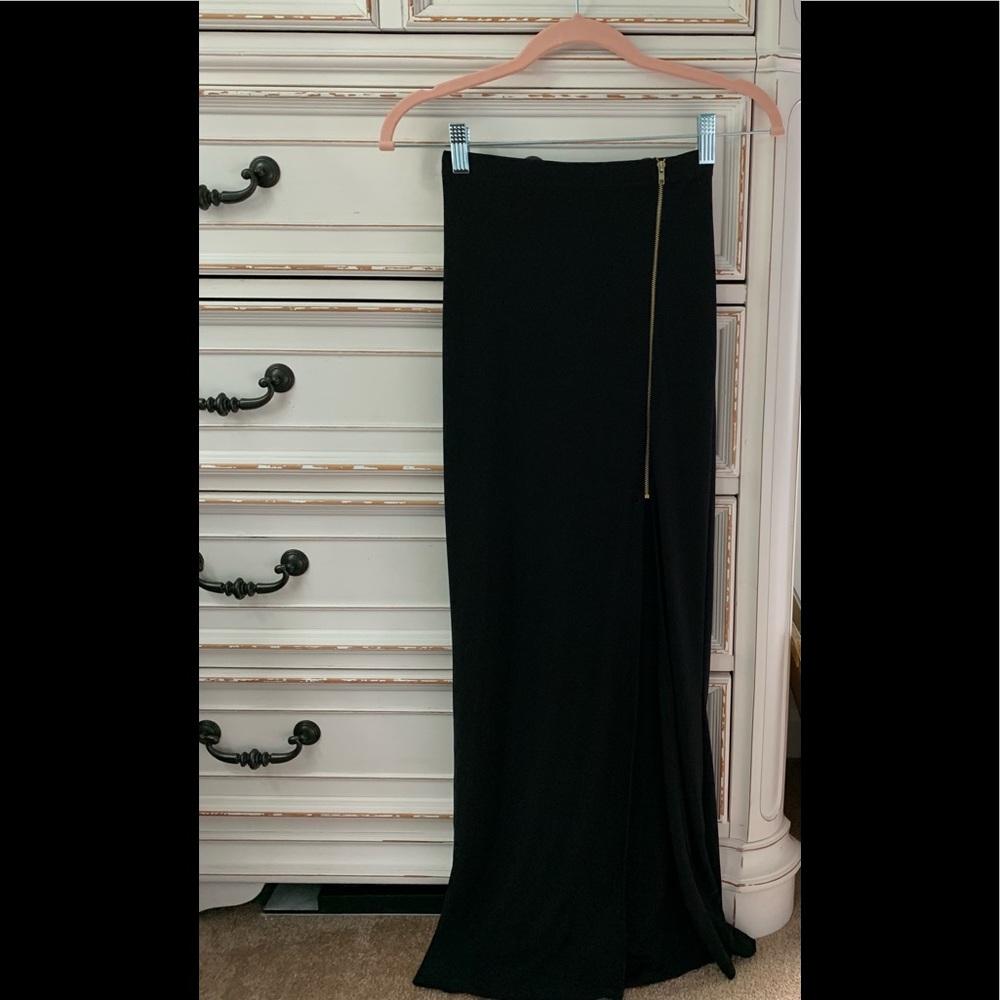 🔥CHARLOTTE RUSSE LONG SKIRT WITH ZIPPER🔥